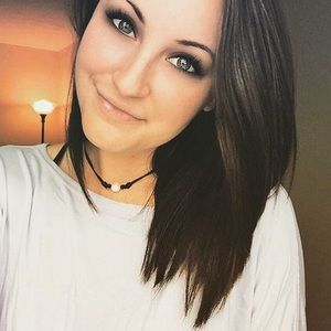 Meet your Posher, Ariana